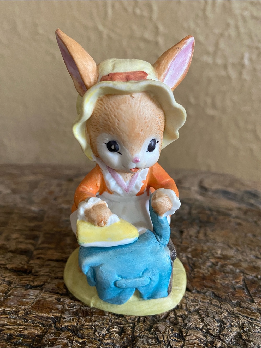🐇Vintage Lefton🐇Hand Painted Bunny Rabbit Ironing Figurine